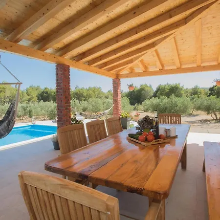 Holiday home Ema Nika