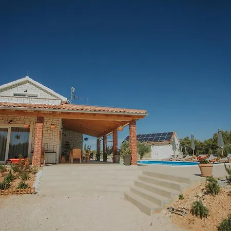 Ema Nika * 沃迪切