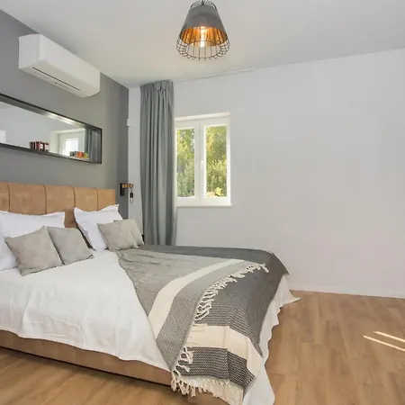 Ema Nika Holiday home *