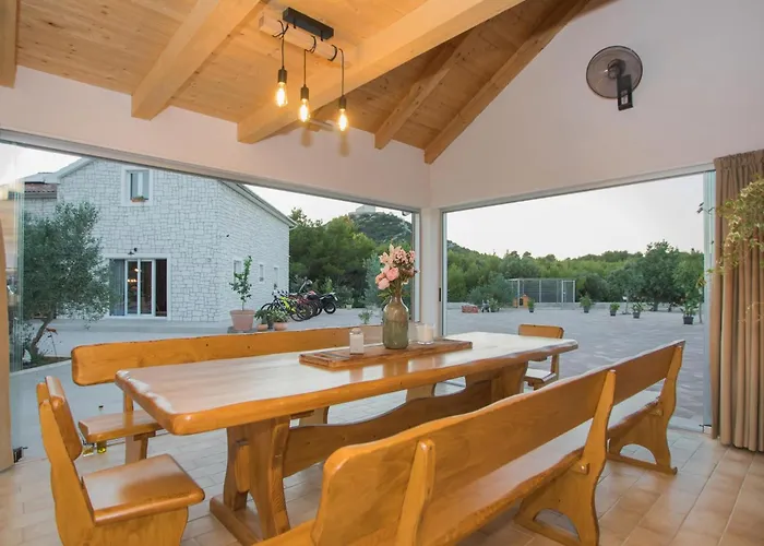 Ema Nika Hébergement de vacances Vodice